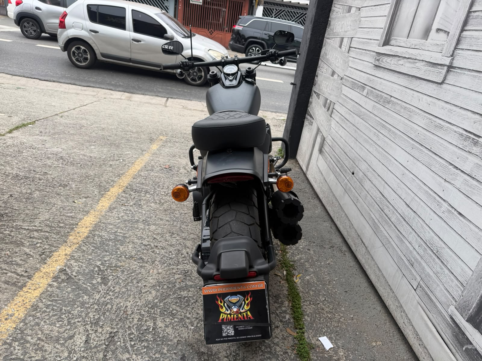 HARLEY-DAVIDSON SOFTAIL FAT BOB 107
