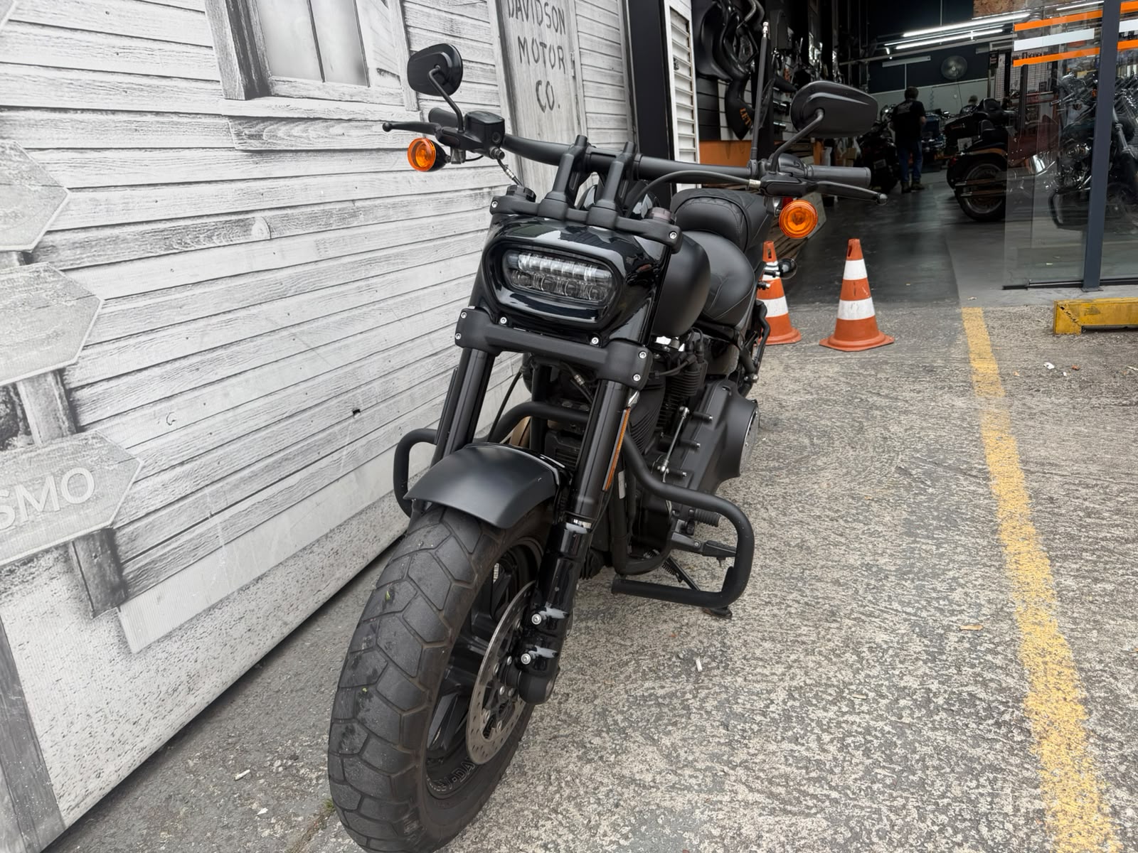 HARLEY-DAVIDSON SOFTAIL FAT BOB 107