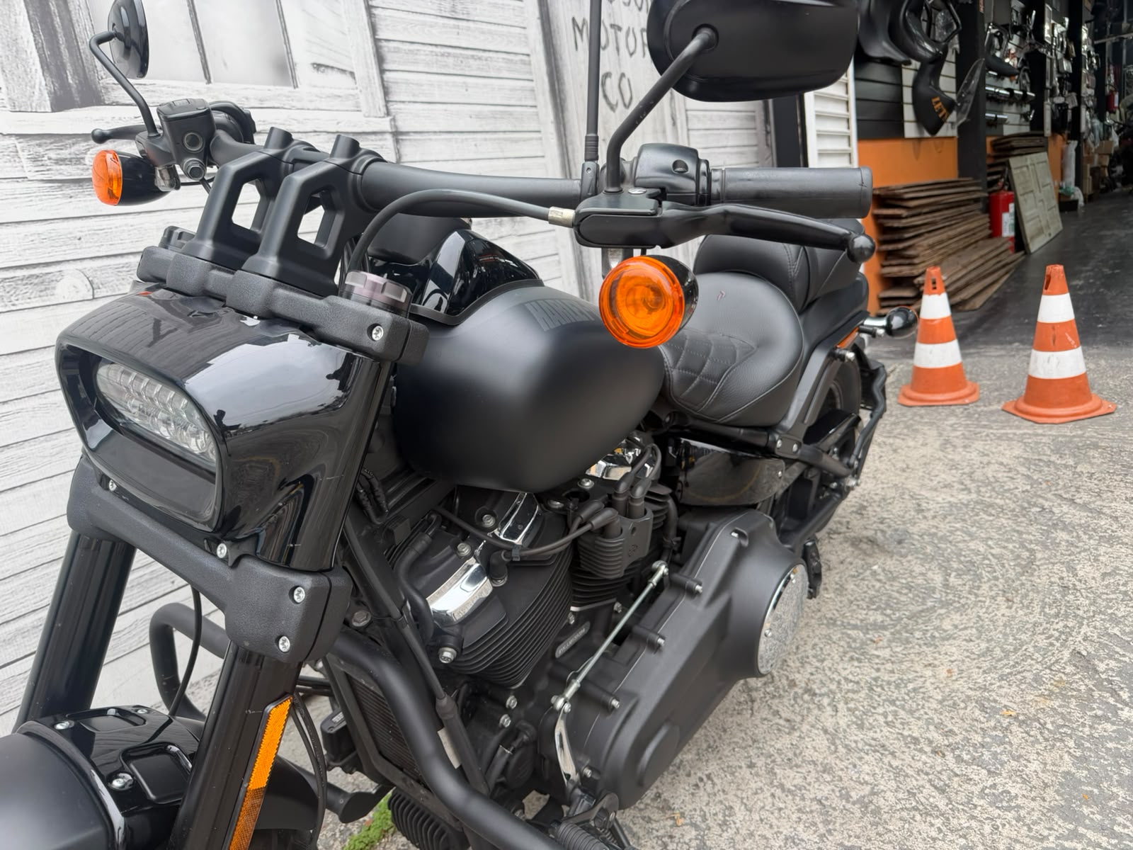 HARLEY-DAVIDSON SOFTAIL FAT BOB 107