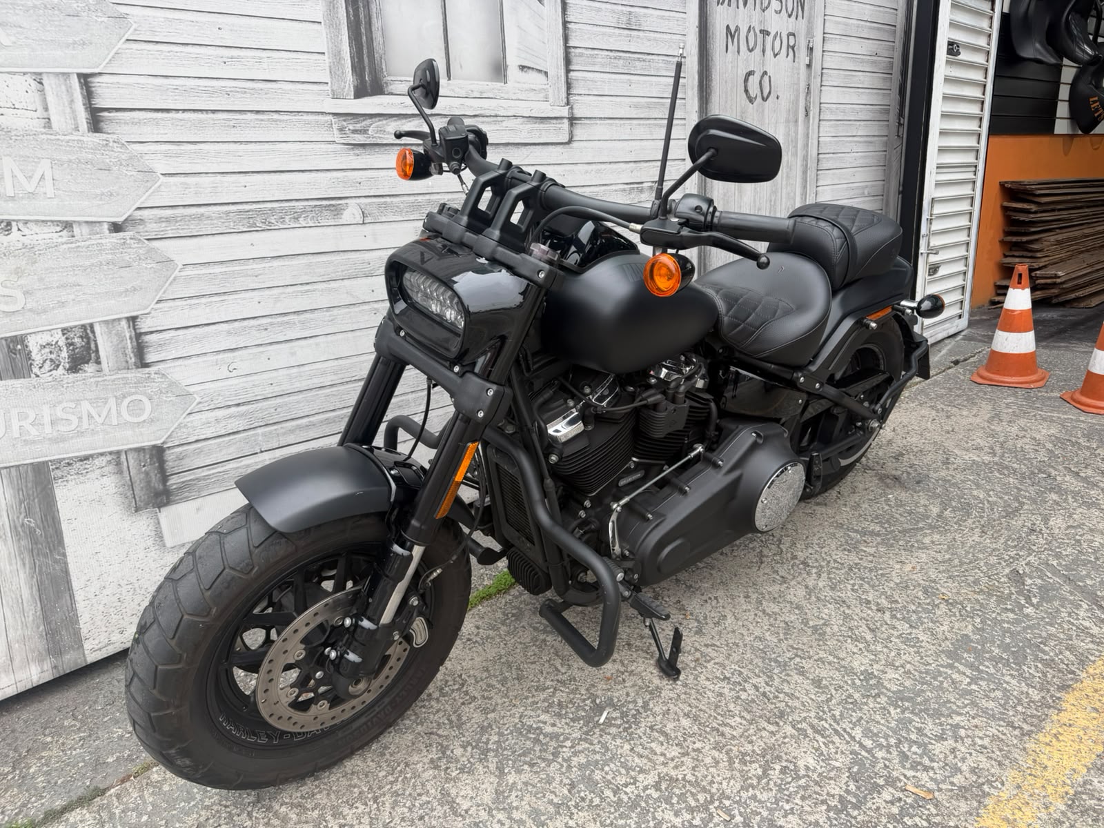 HARLEY-DAVIDSON SOFTAIL FAT BOB 107