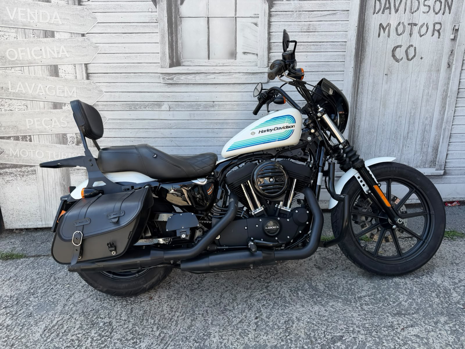 HARLEY-DAVIDSON IRON