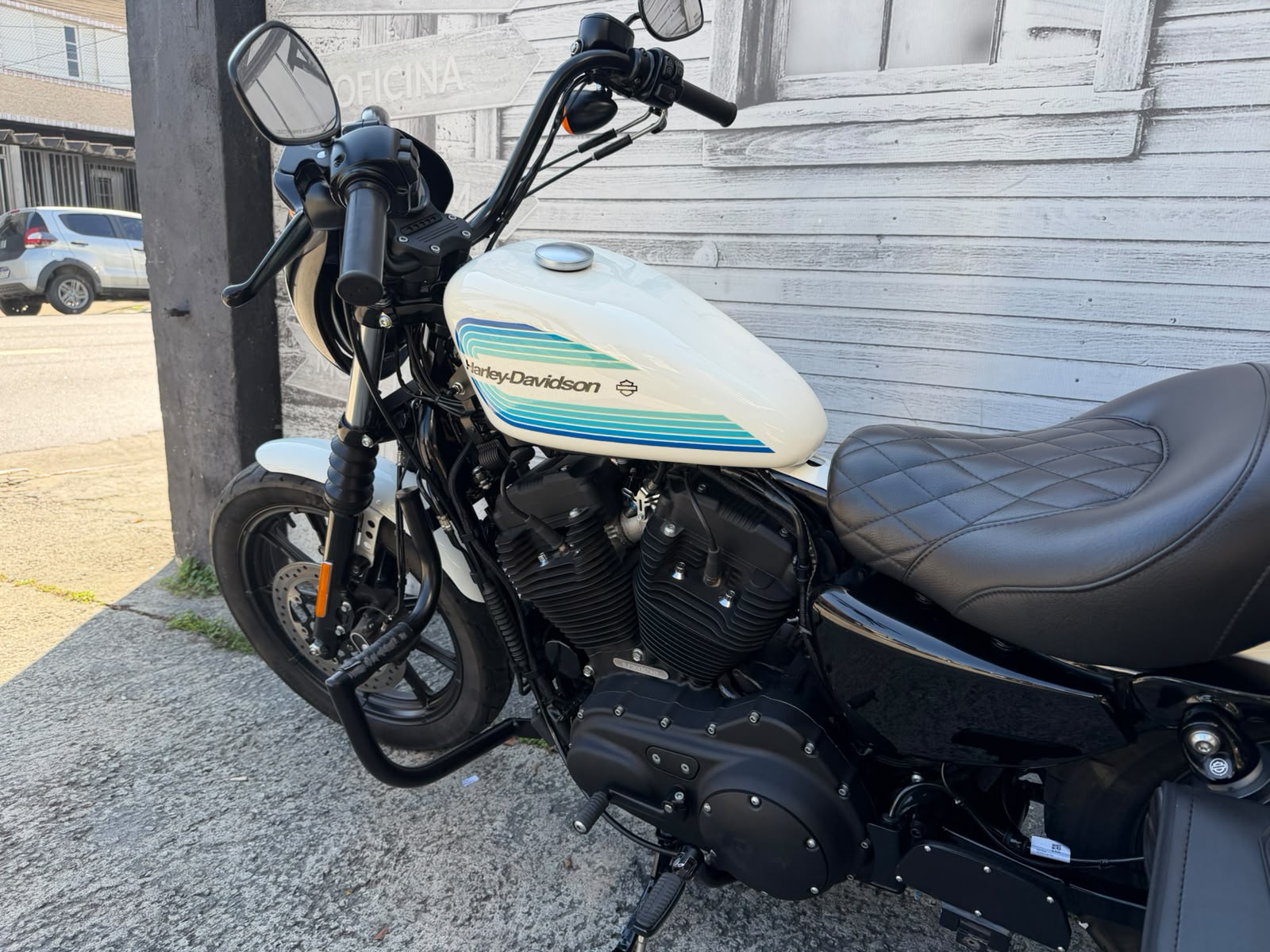 HARLEY-DAVIDSON IRON