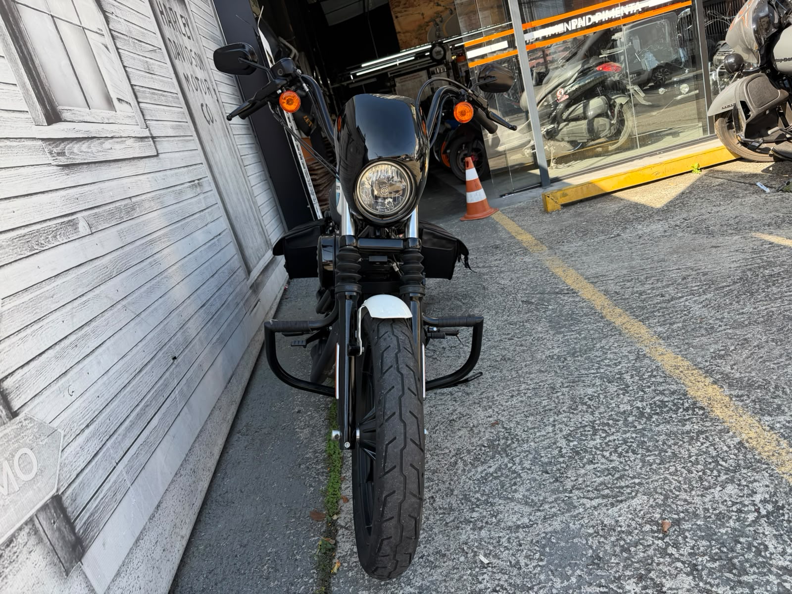 HARLEY-DAVIDSON IRON