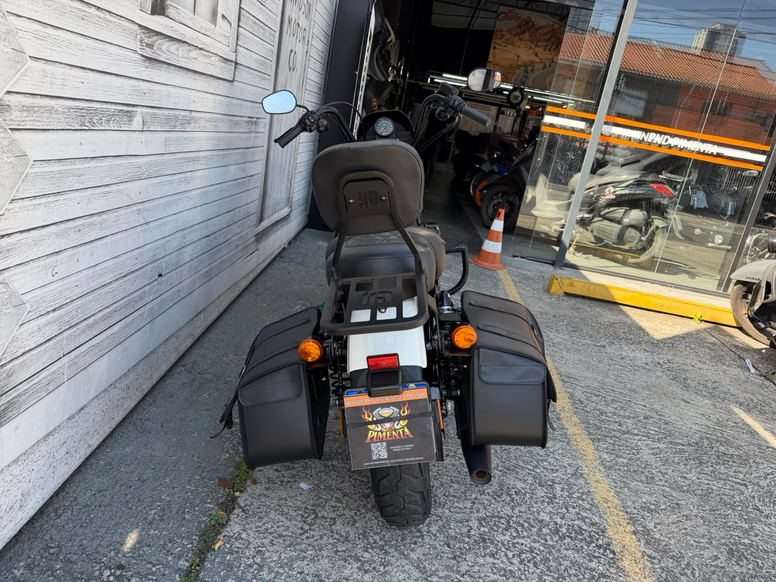 HARLEY-DAVIDSON IRON