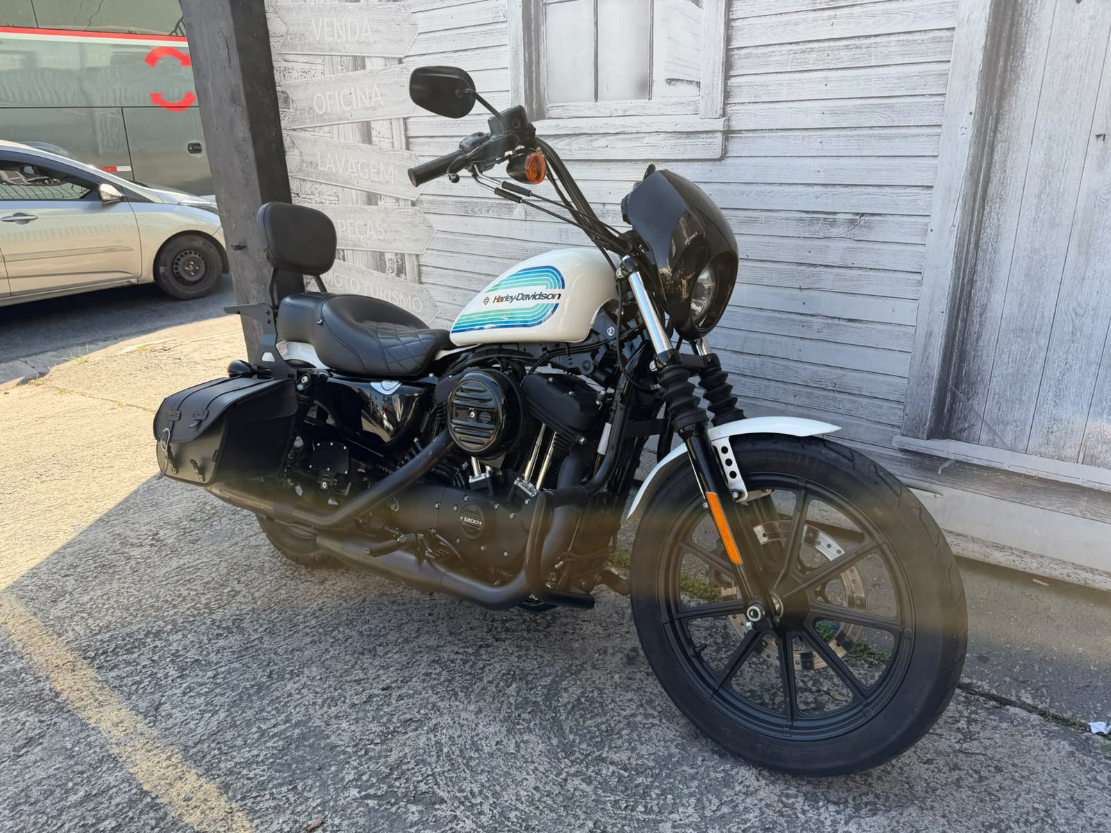 HARLEY-DAVIDSON IRON