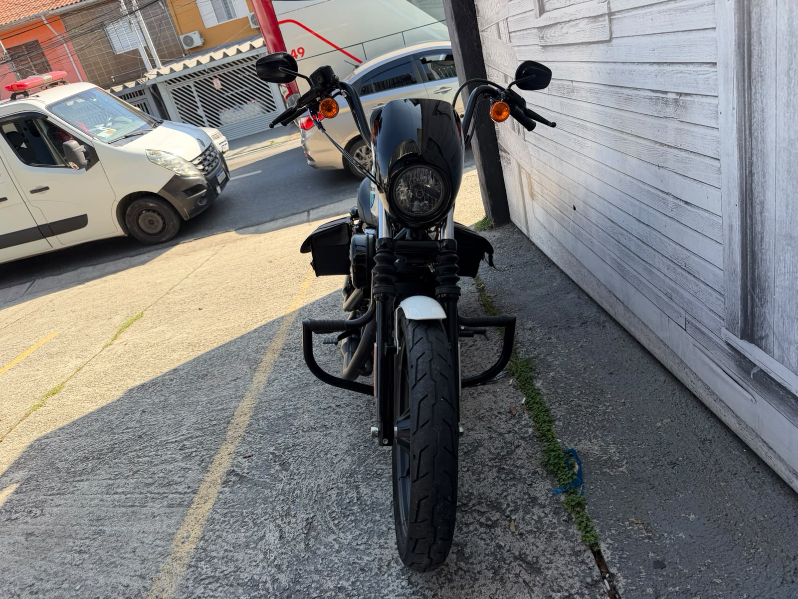 HARLEY-DAVIDSON IRON