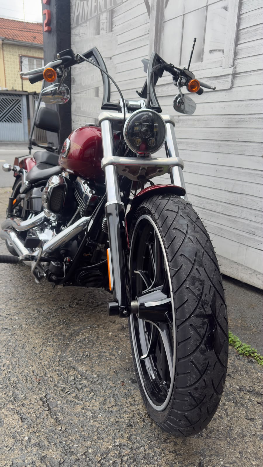 HARLEY-DAVIDSON SOFTAIL BREAKOUT