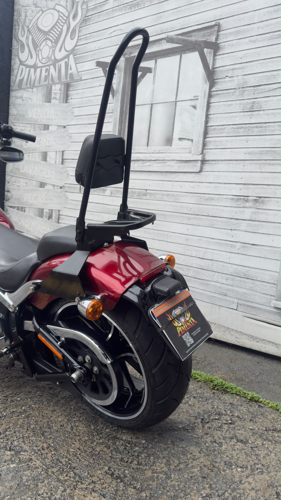 HARLEY-DAVIDSON SOFTAIL BREAKOUT