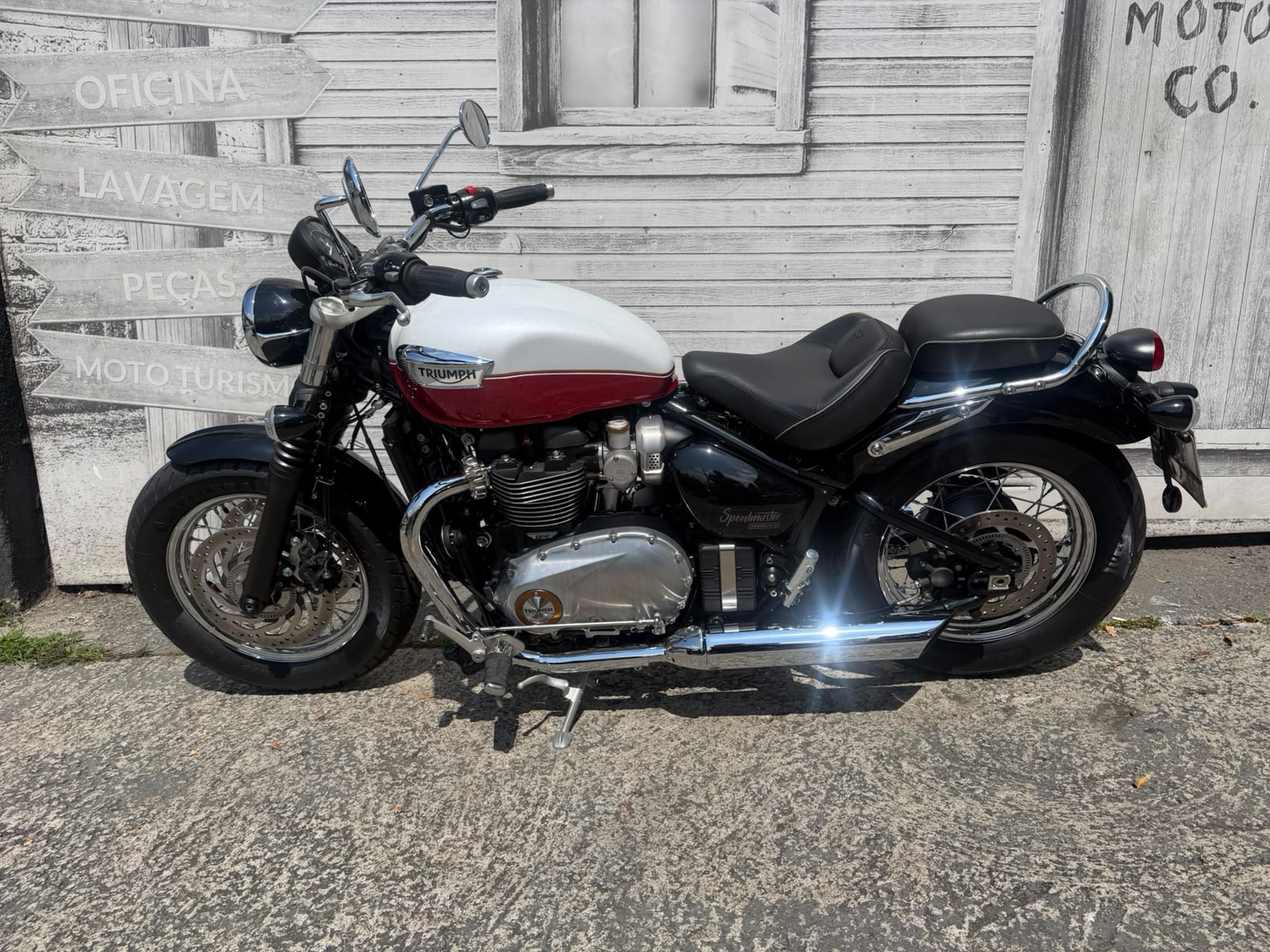 TRIUMPH BONNEVILLE SPEEDMASTER