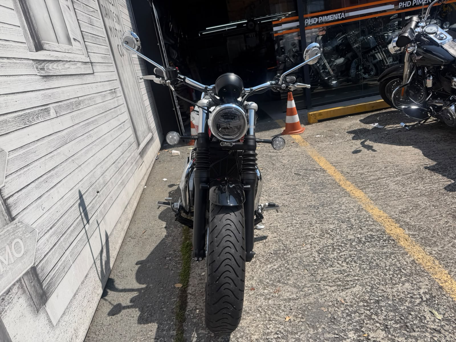 TRIUMPH BONNEVILLE SPEEDMASTER