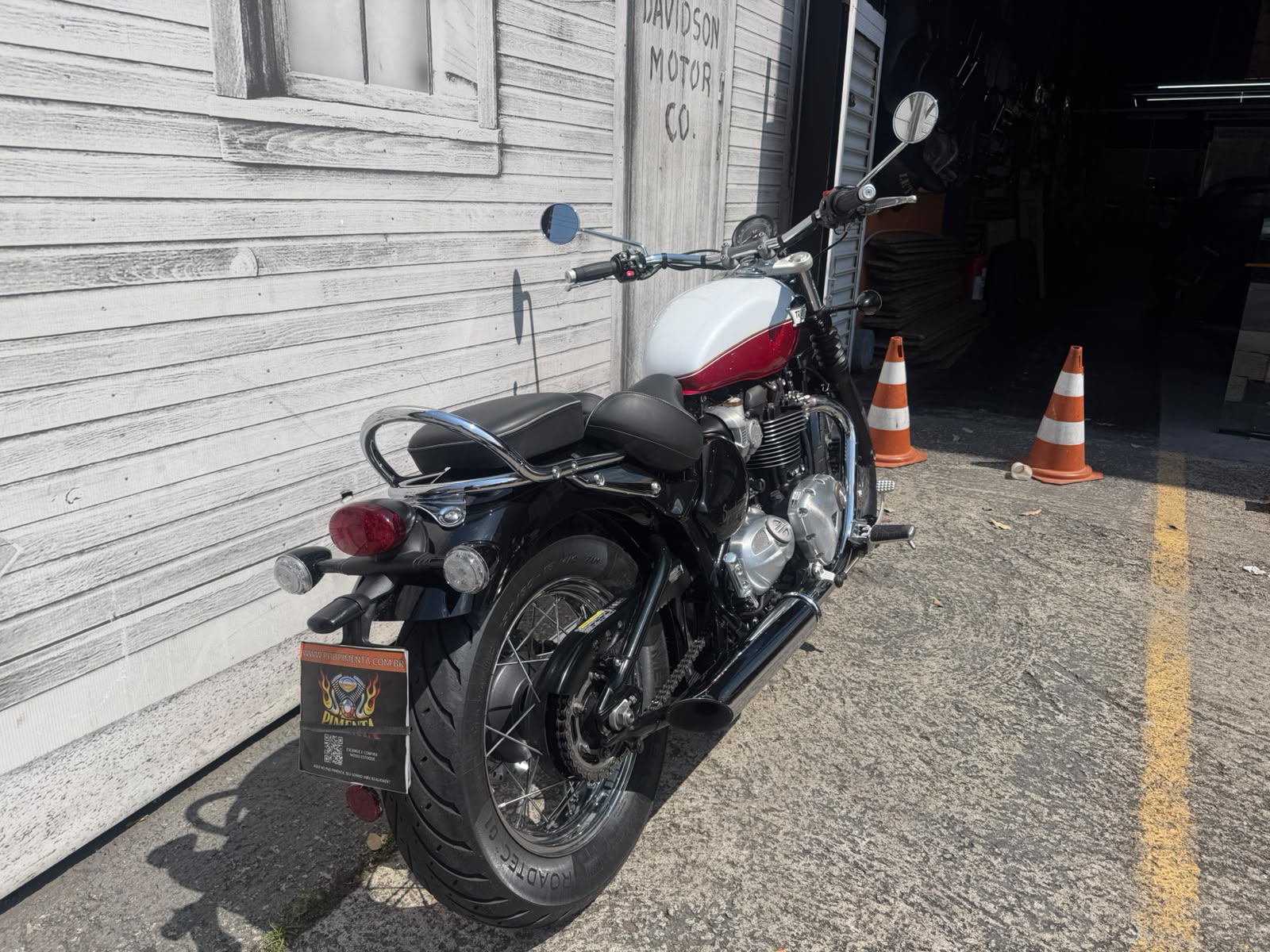 TRIUMPH BONNEVILLE SPEEDMASTER