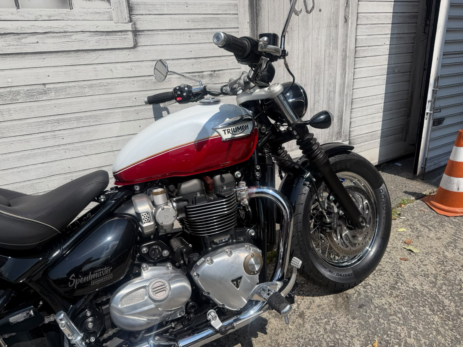 TRIUMPH BONNEVILLE SPEEDMASTER