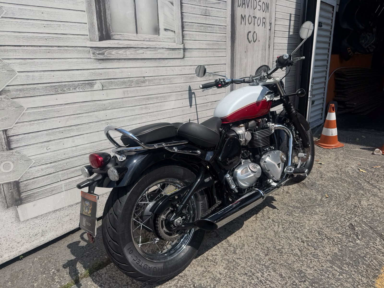 TRIUMPH BONNEVILLE SPEEDMASTER