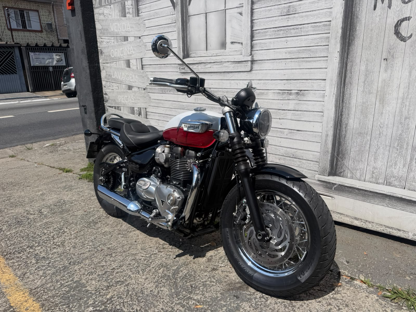 TRIUMPH BONNEVILLE SPEEDMASTER