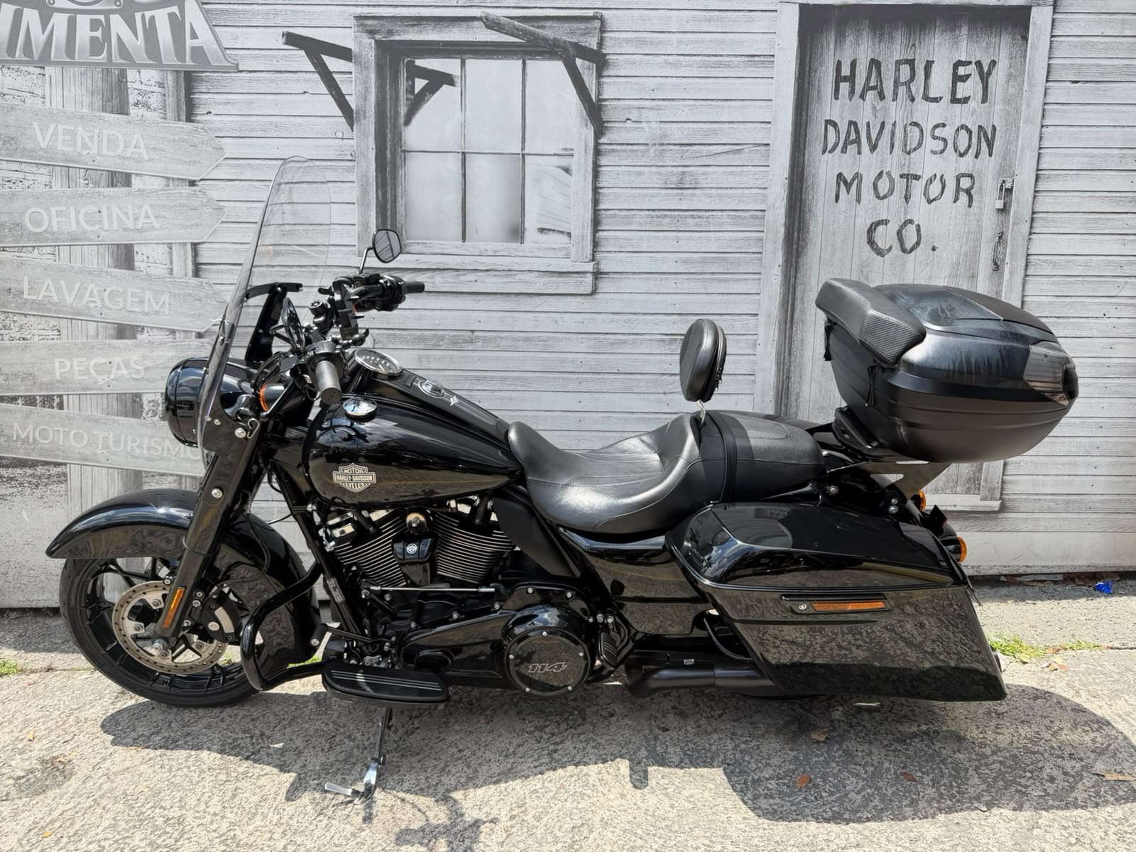 HARLEY-DAVIDSON ROAD KING SPECIAL