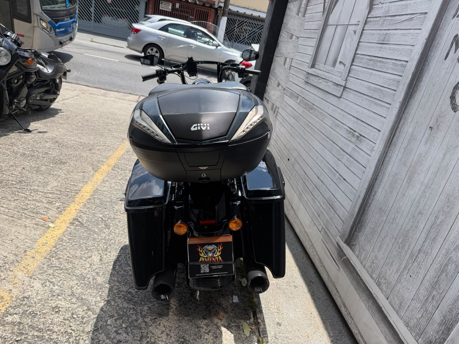 HARLEY-DAVIDSON ROAD KING SPECIAL
