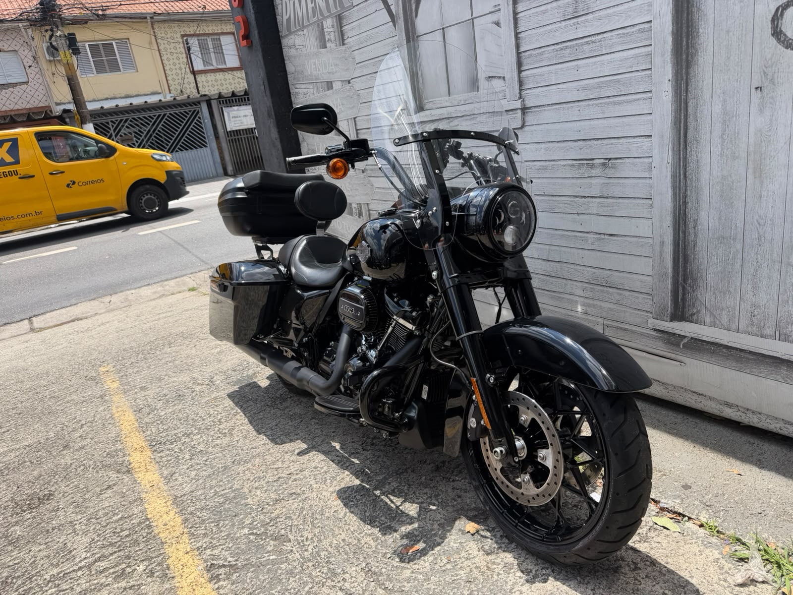 HARLEY-DAVIDSON ROAD KING SPECIAL