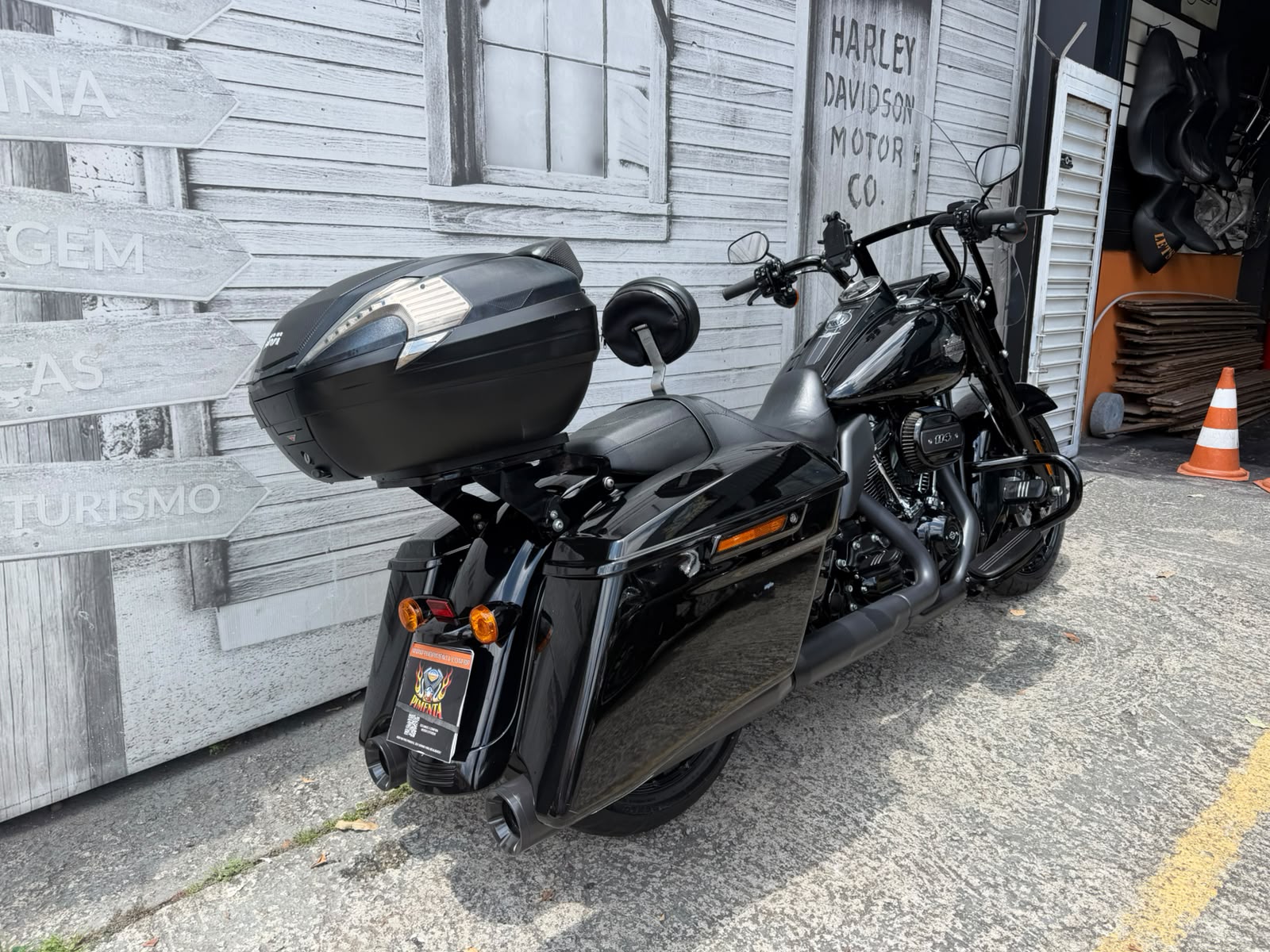 HARLEY-DAVIDSON ROAD KING SPECIAL