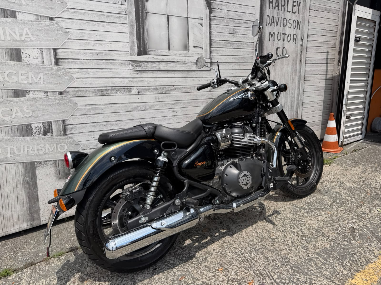 ROYAL ENFIELD METEOR 650 INTERSTELLAR