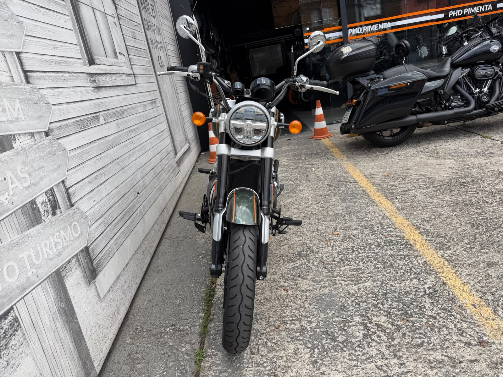 ROYAL ENFIELD METEOR 650 INTERSTELLAR
