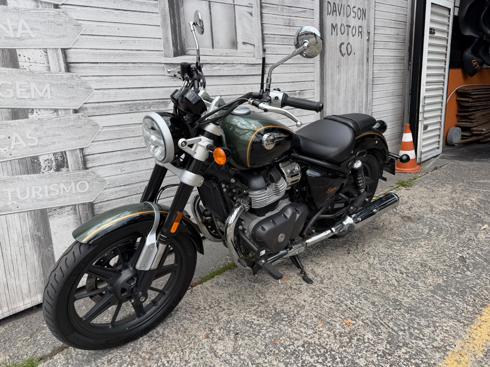 ROYAL ENFIELD METEOR 650 INTERSTELLAR