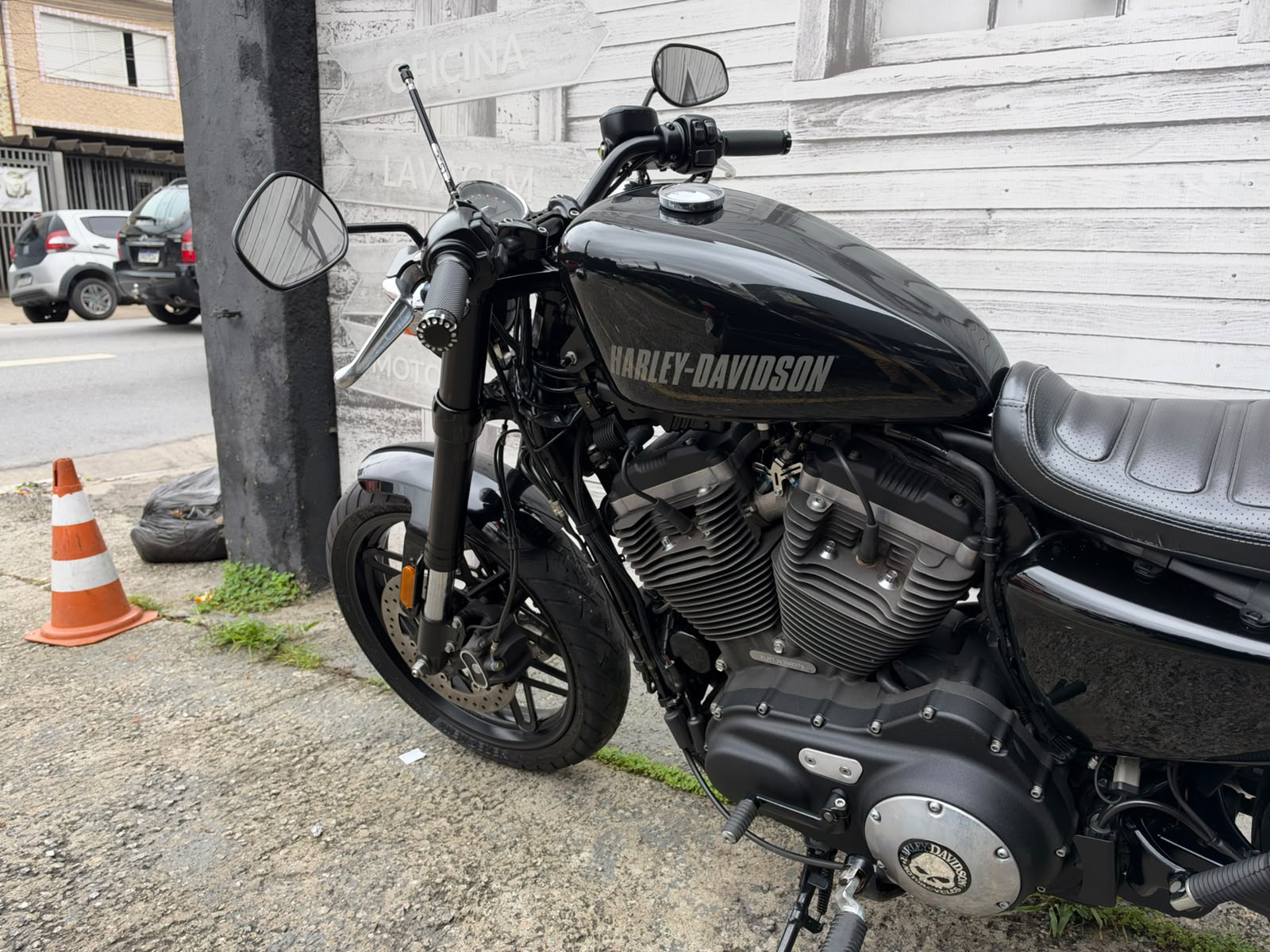 HARLEY-DAVIDSON ROADSTER
