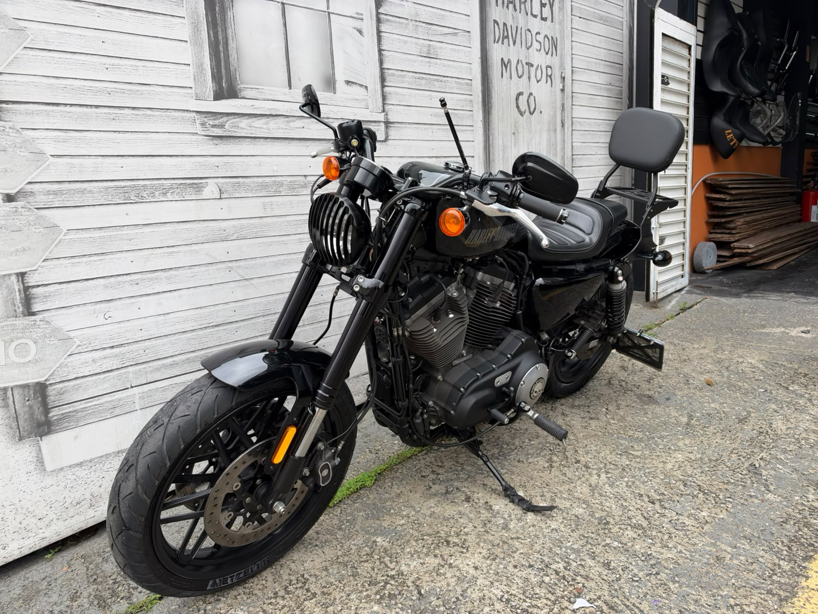 HARLEY-DAVIDSON ROADSTER
