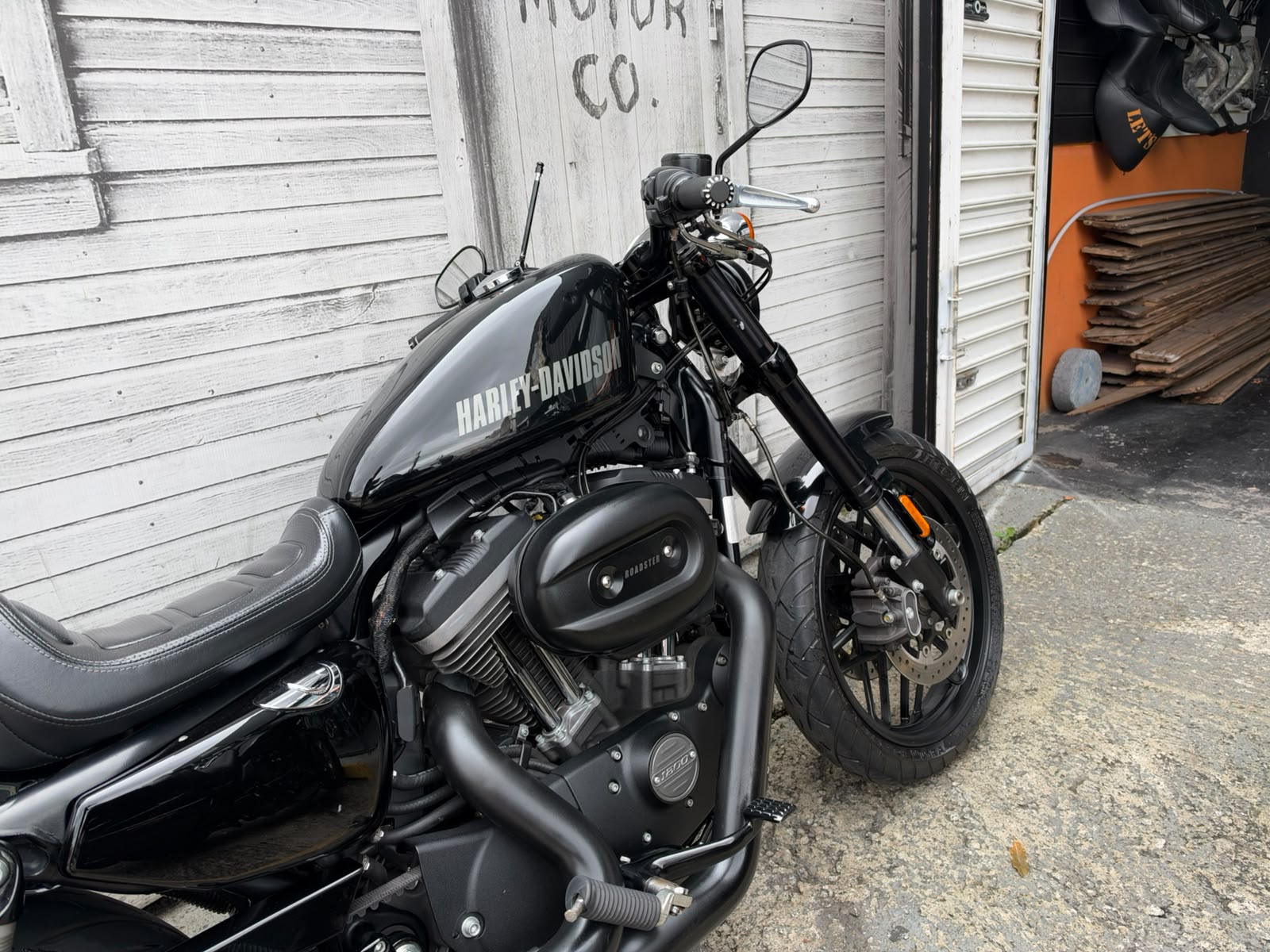 HARLEY-DAVIDSON ROADSTER