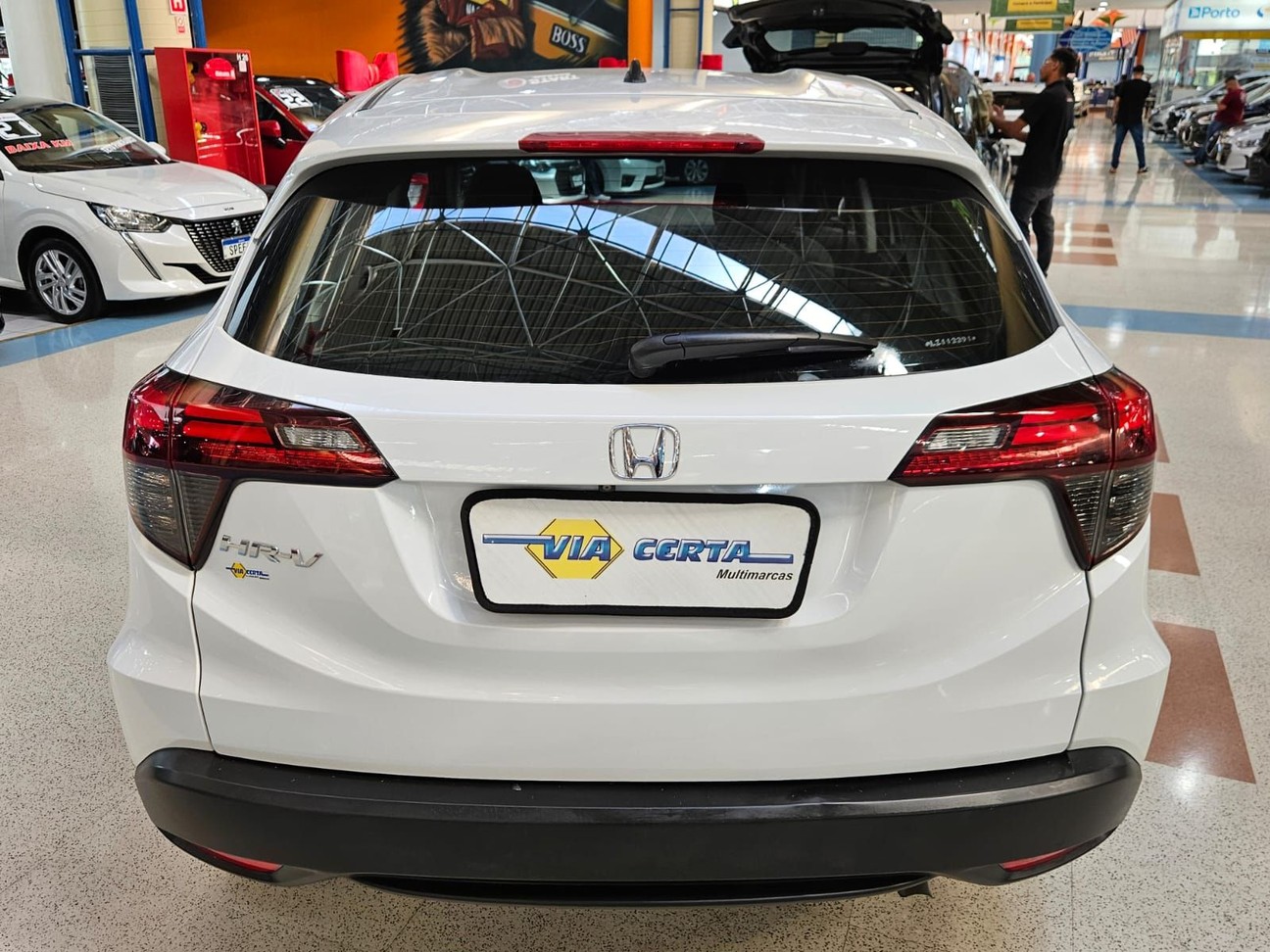 Car Image 9