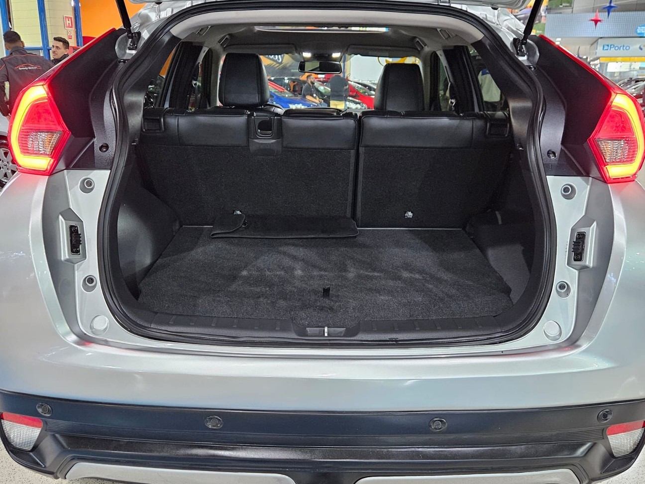 Car Image 13