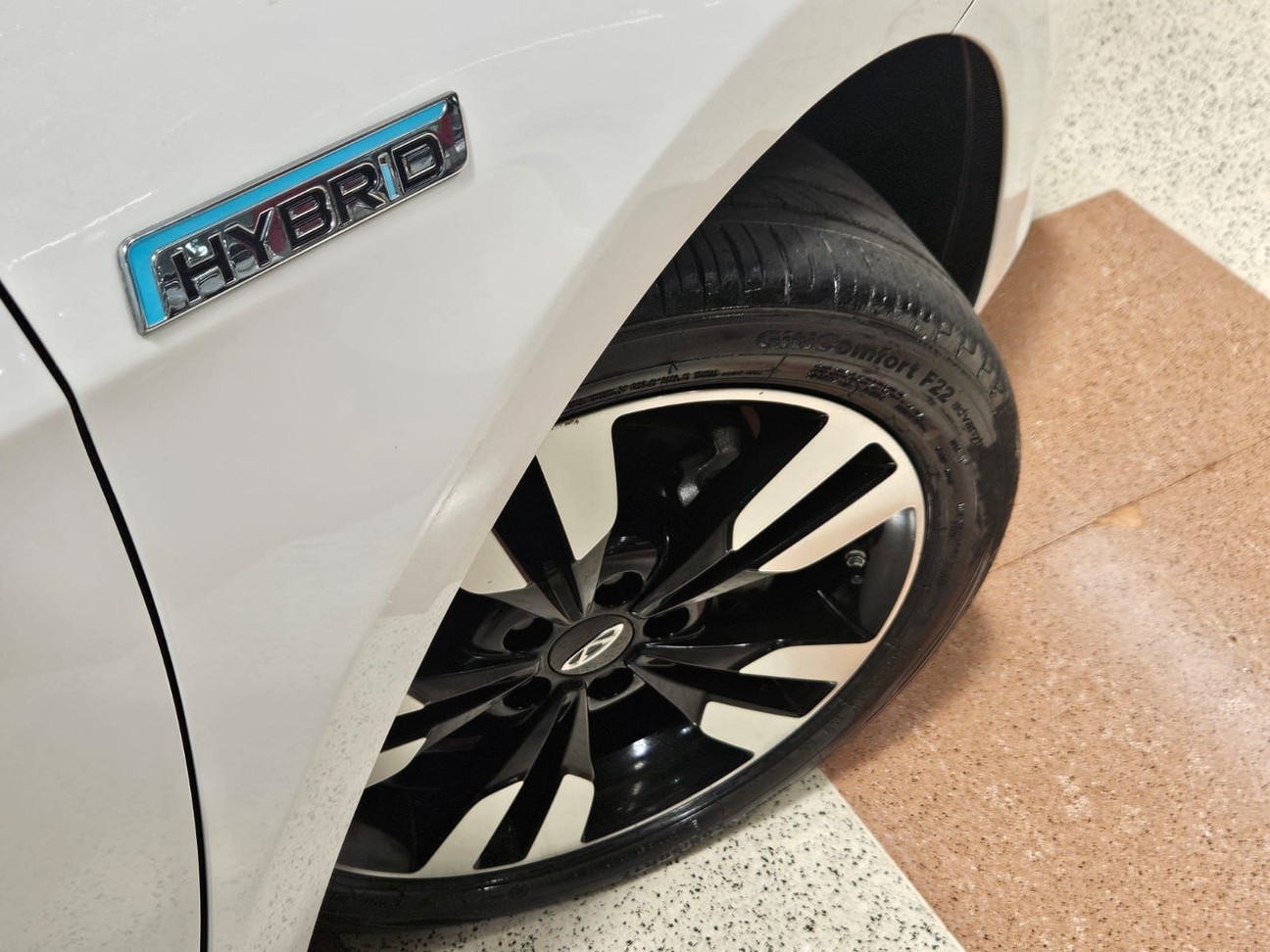 Car Image 17