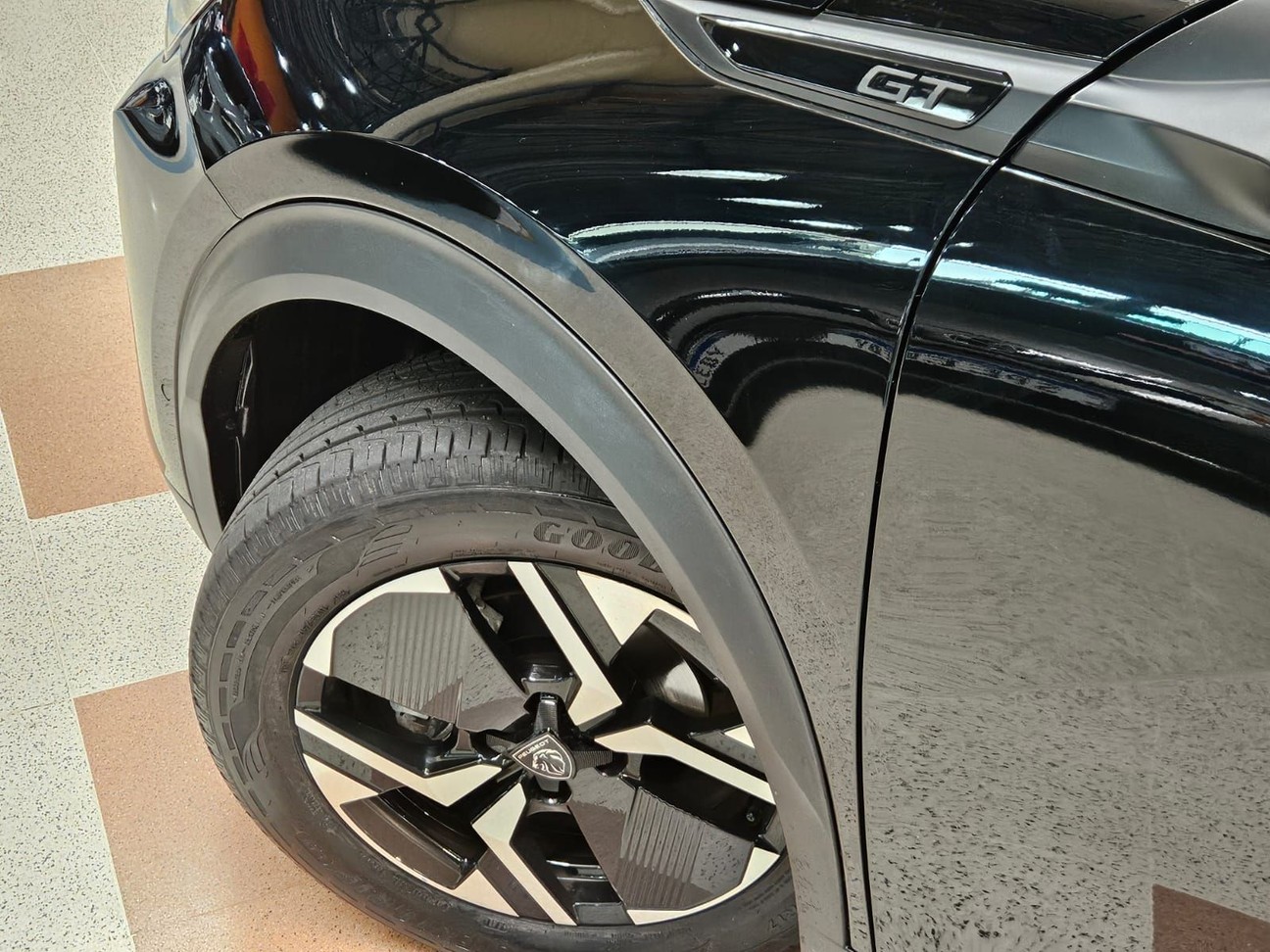 PEUGEOT 2008 1.0 TURBO 200 GT