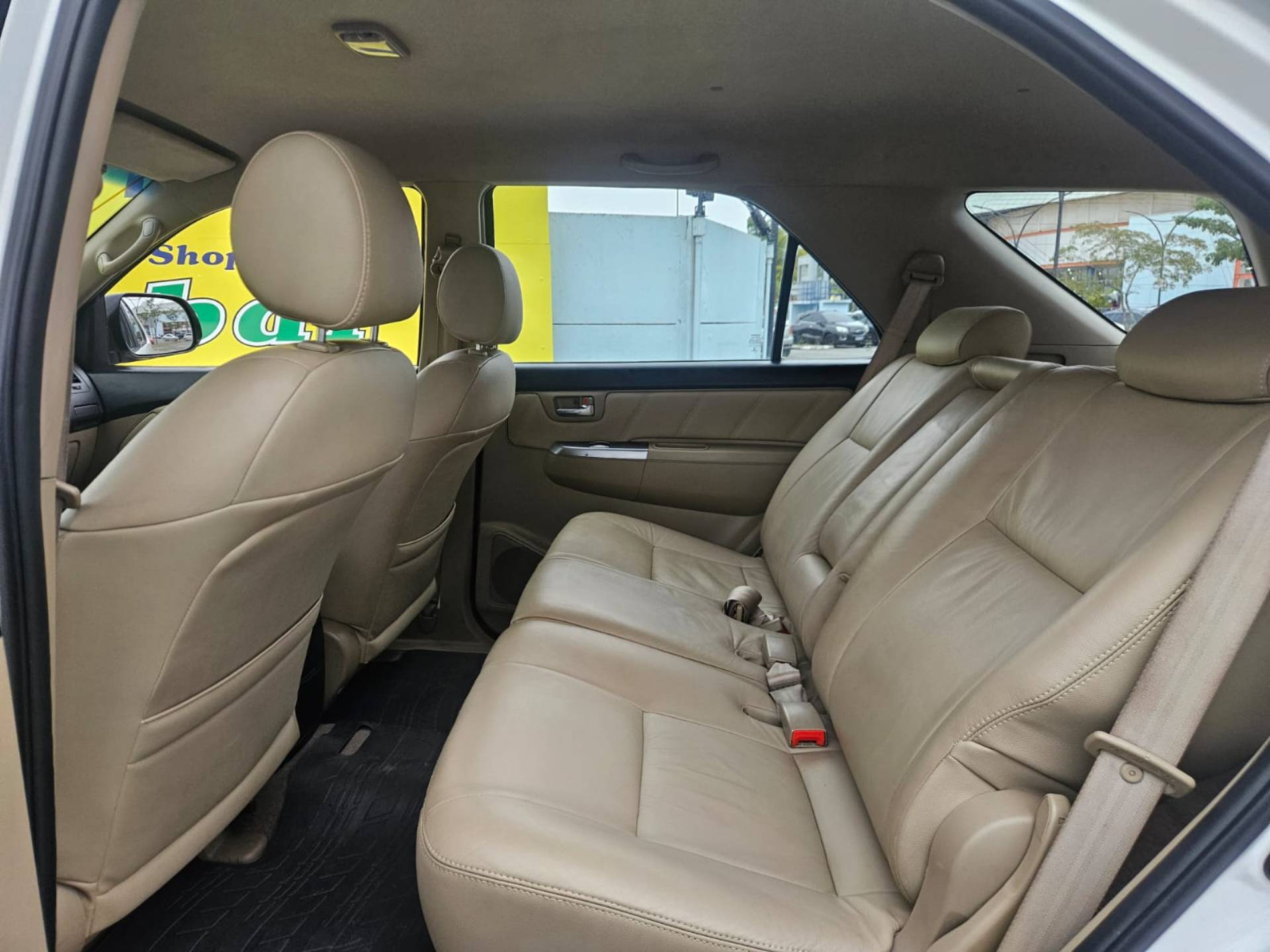 TOYOTA HILUX SW4