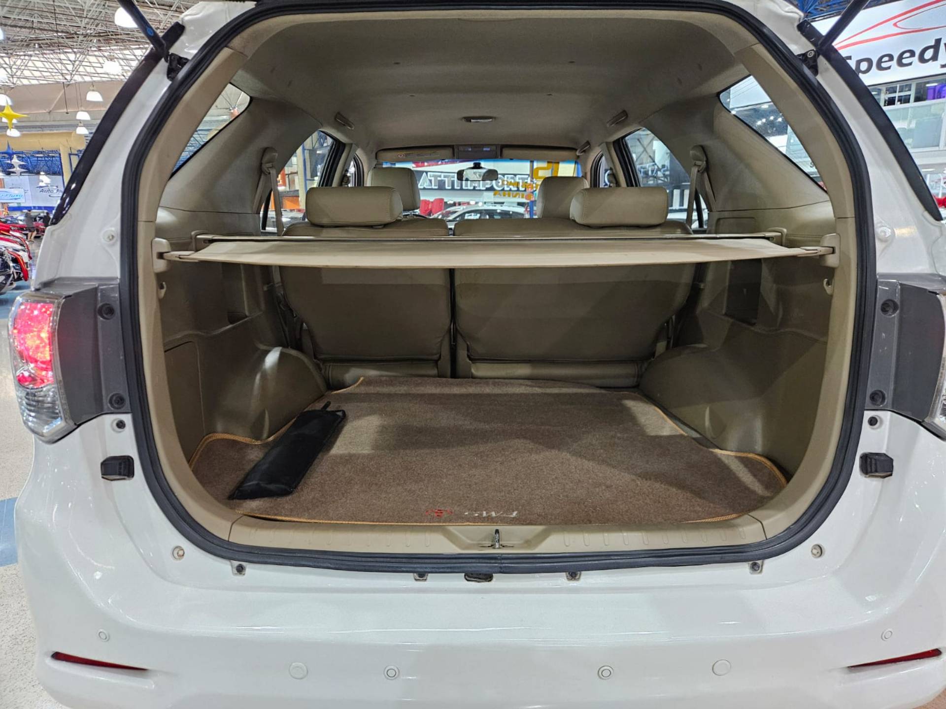 TOYOTA HILUX SW4