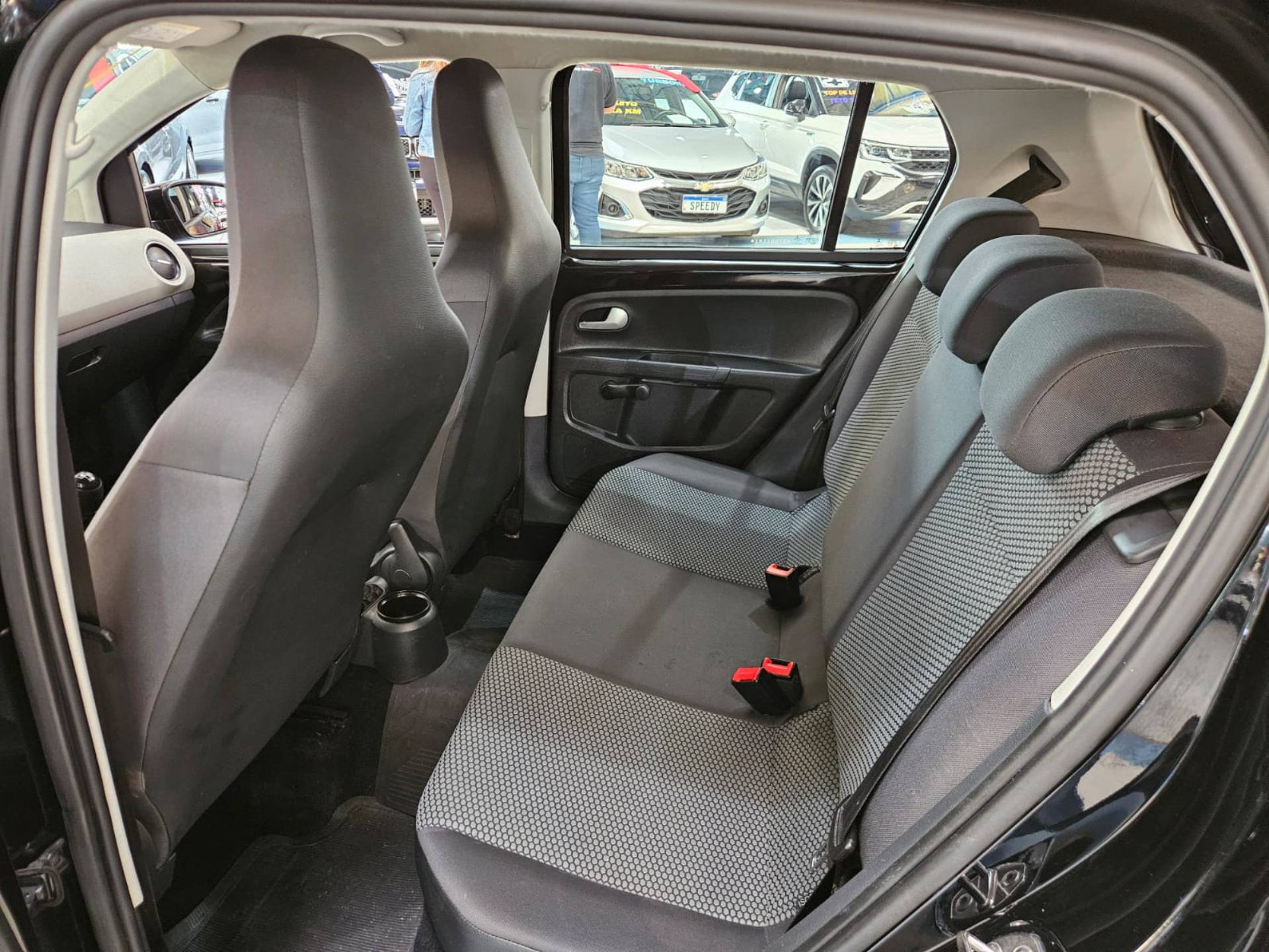 VOLKSWAGEN UP
