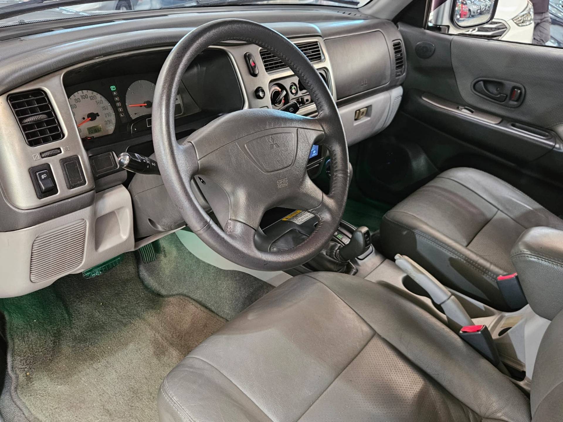 MITSUBISHI PAJERO SPORT