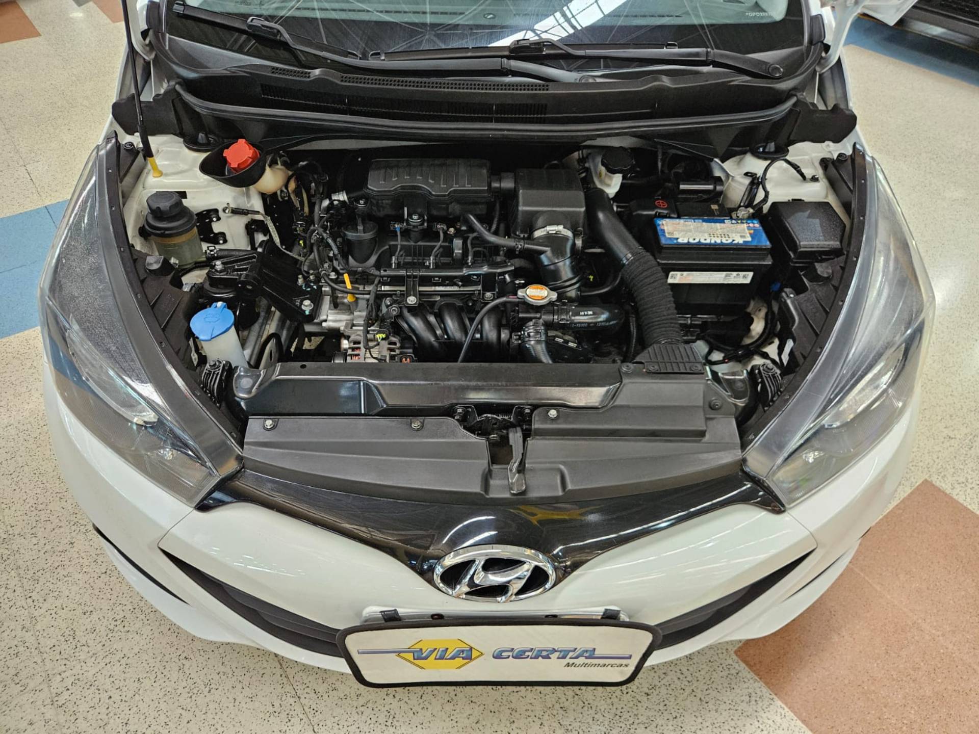 HYUNDAI HB20