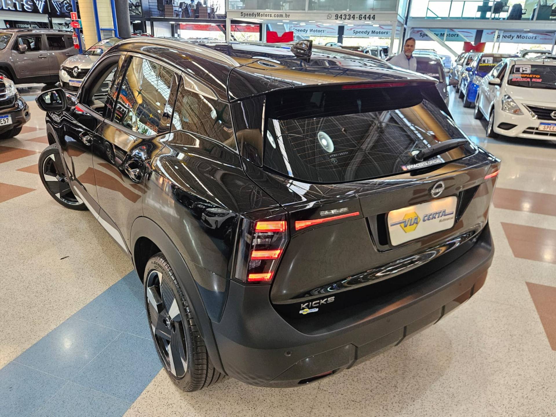 NISSAN KICKS