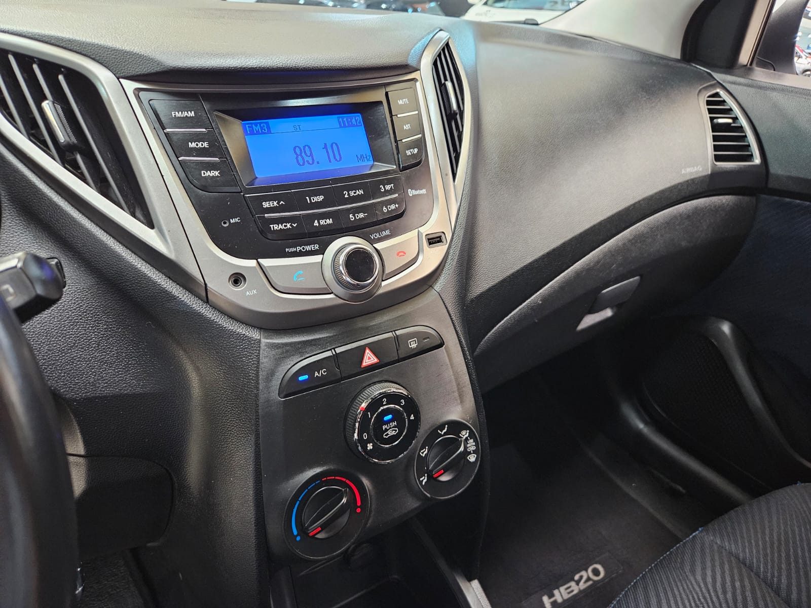 HYUNDAI HB20X