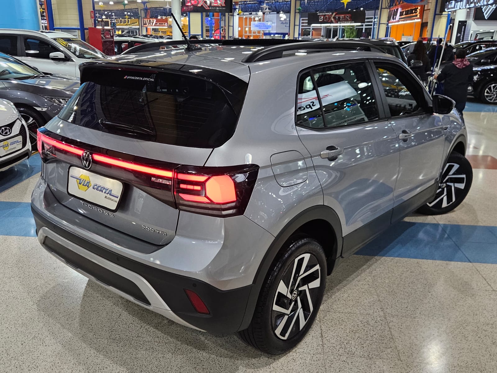 VOLKSWAGEN T-CROSS