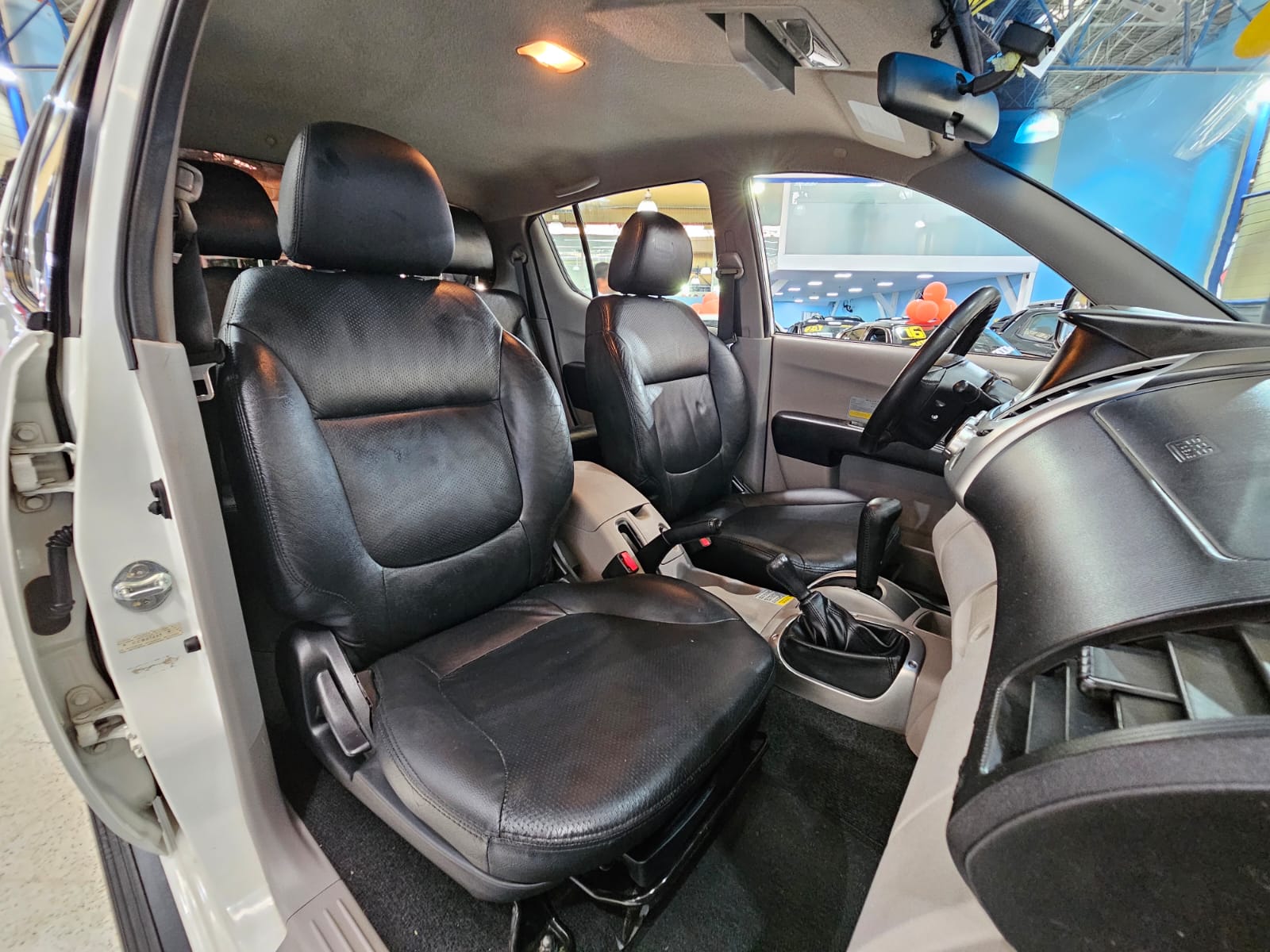 MITSUBISHI L200 TRITON