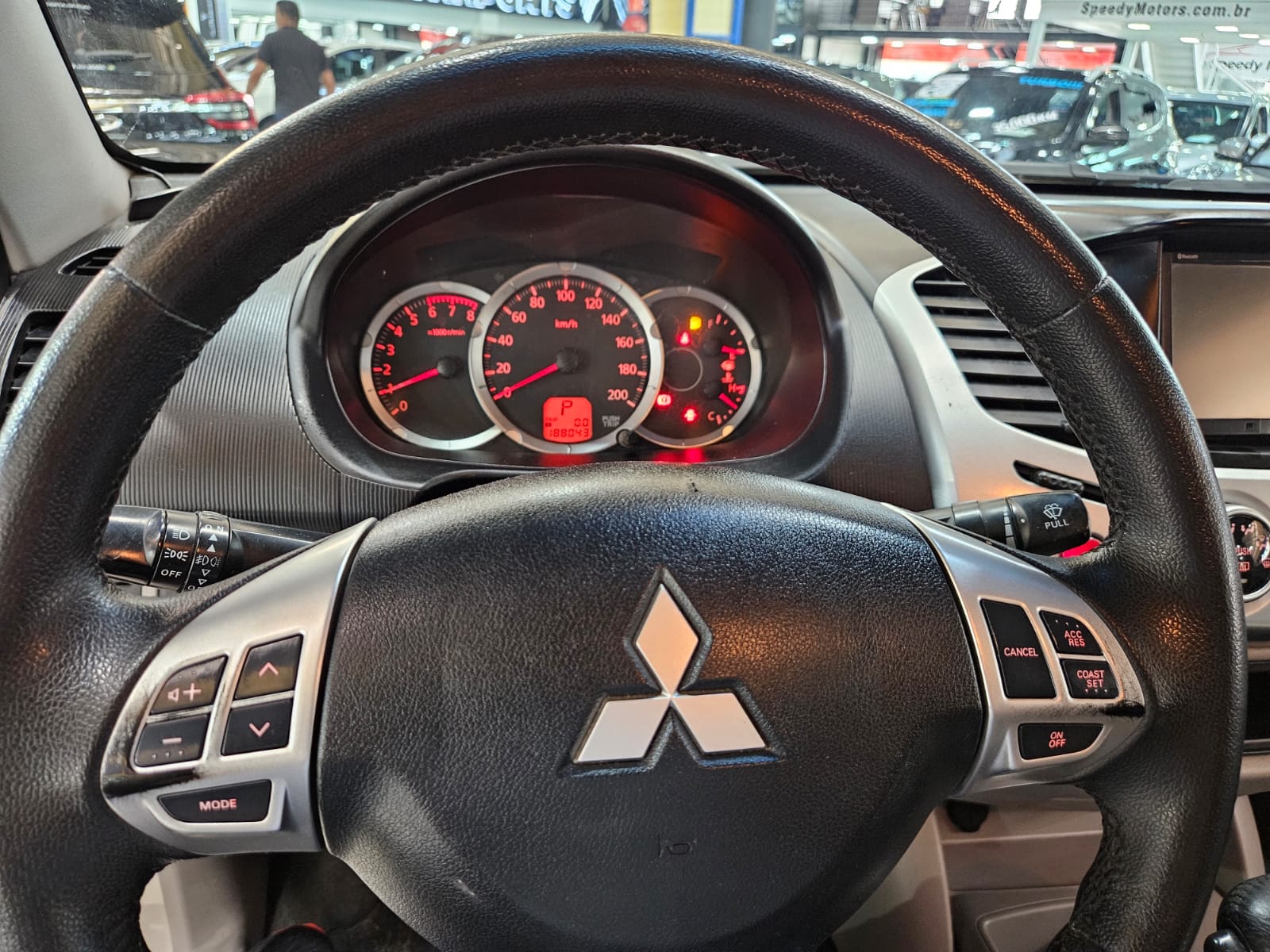 MITSUBISHI L200 TRITON