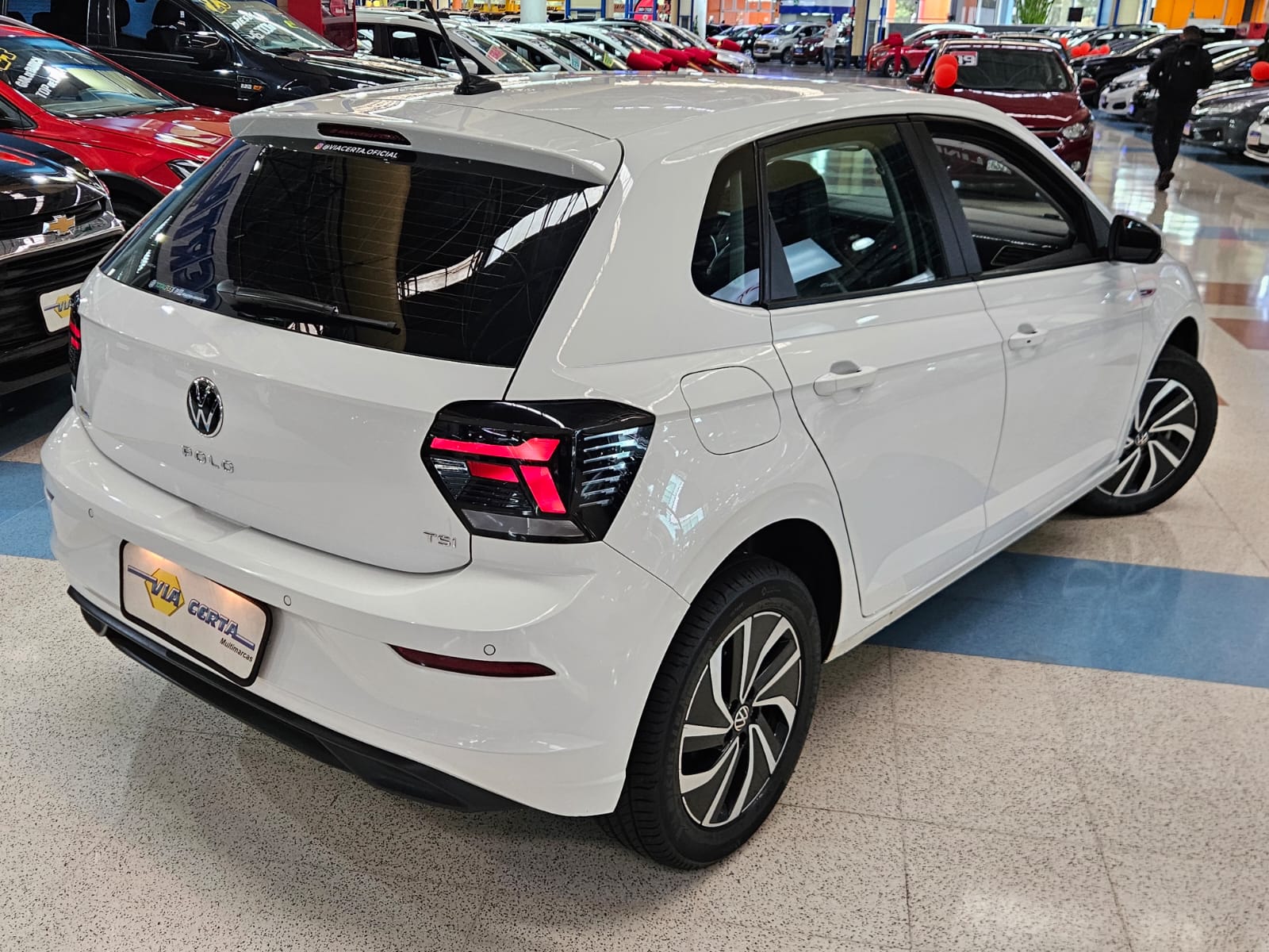 VOLKSWAGEN POLO