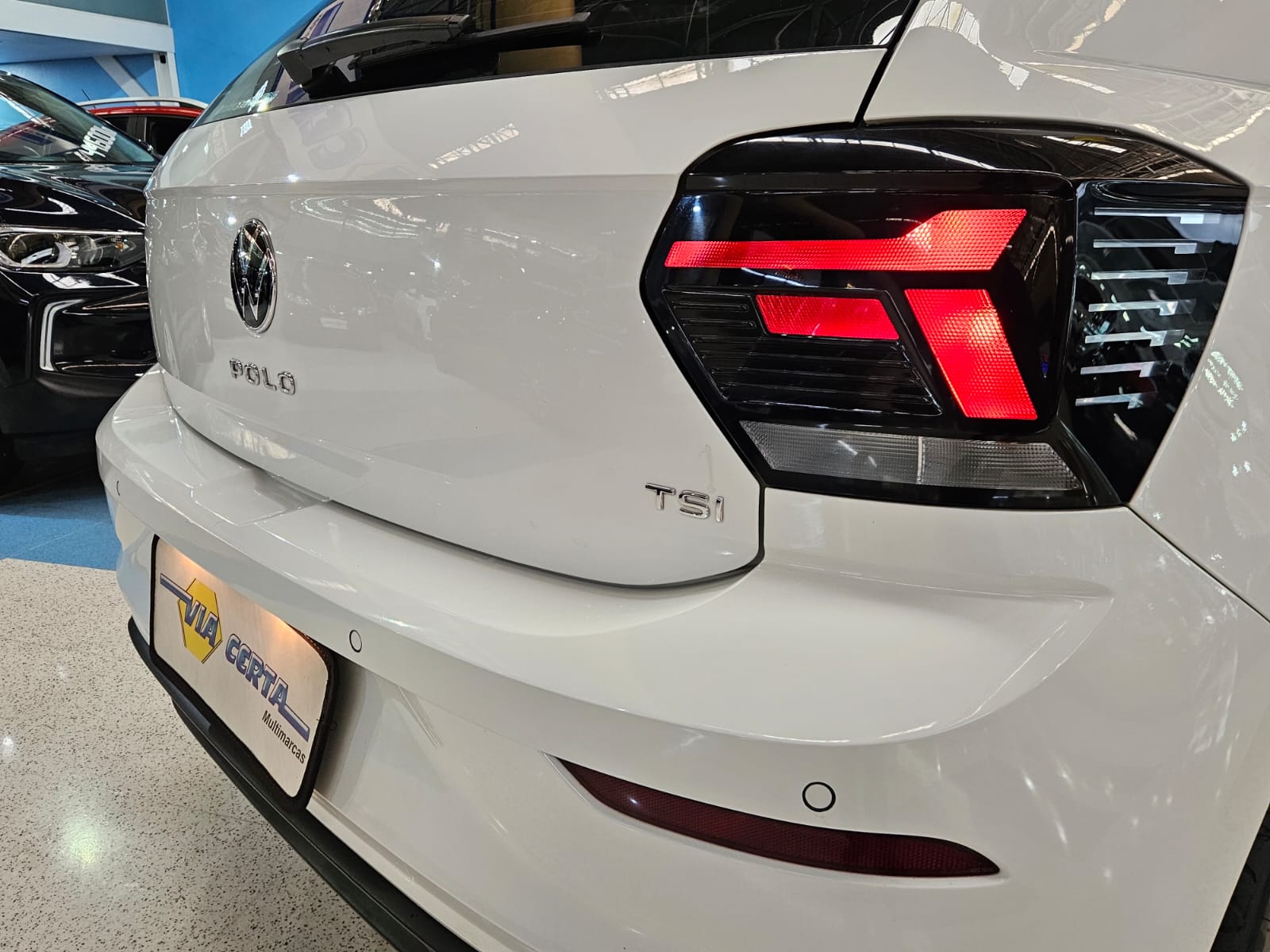 VOLKSWAGEN POLO