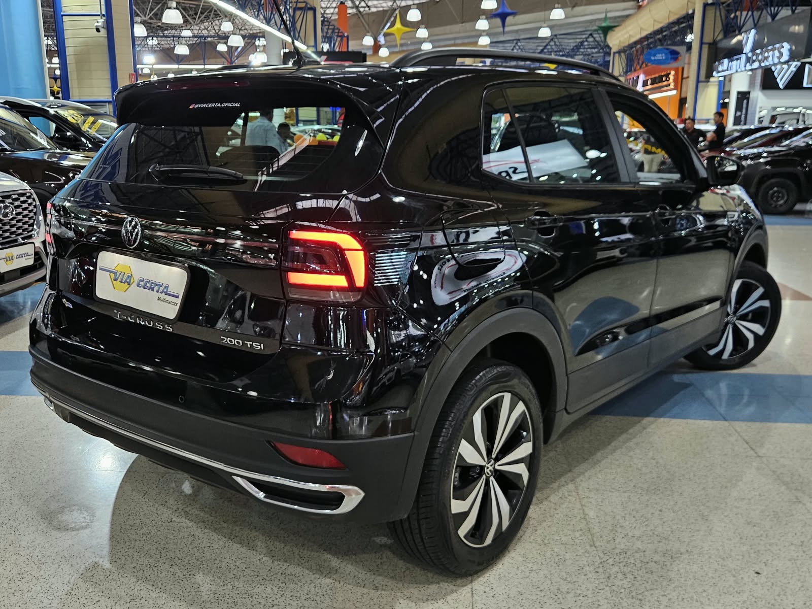 VOLKSWAGEN T-CROSS