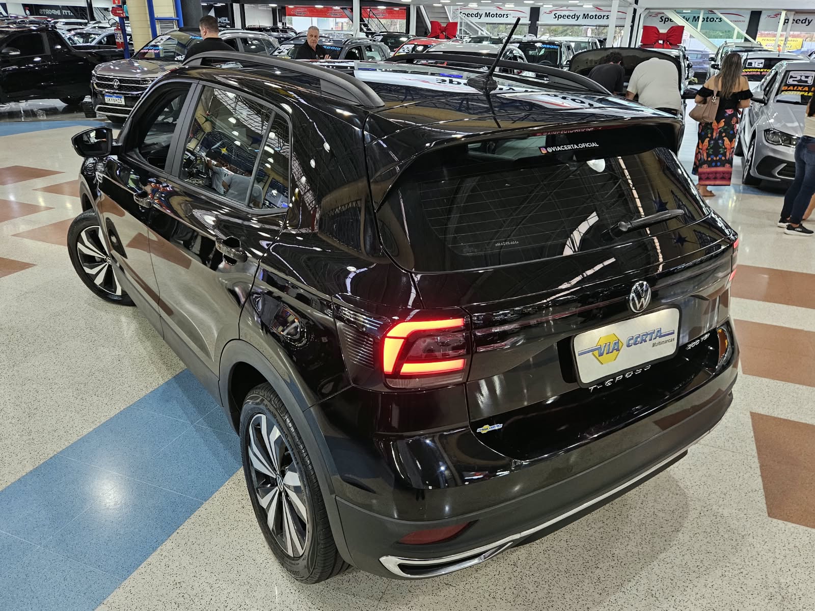 VOLKSWAGEN T-CROSS