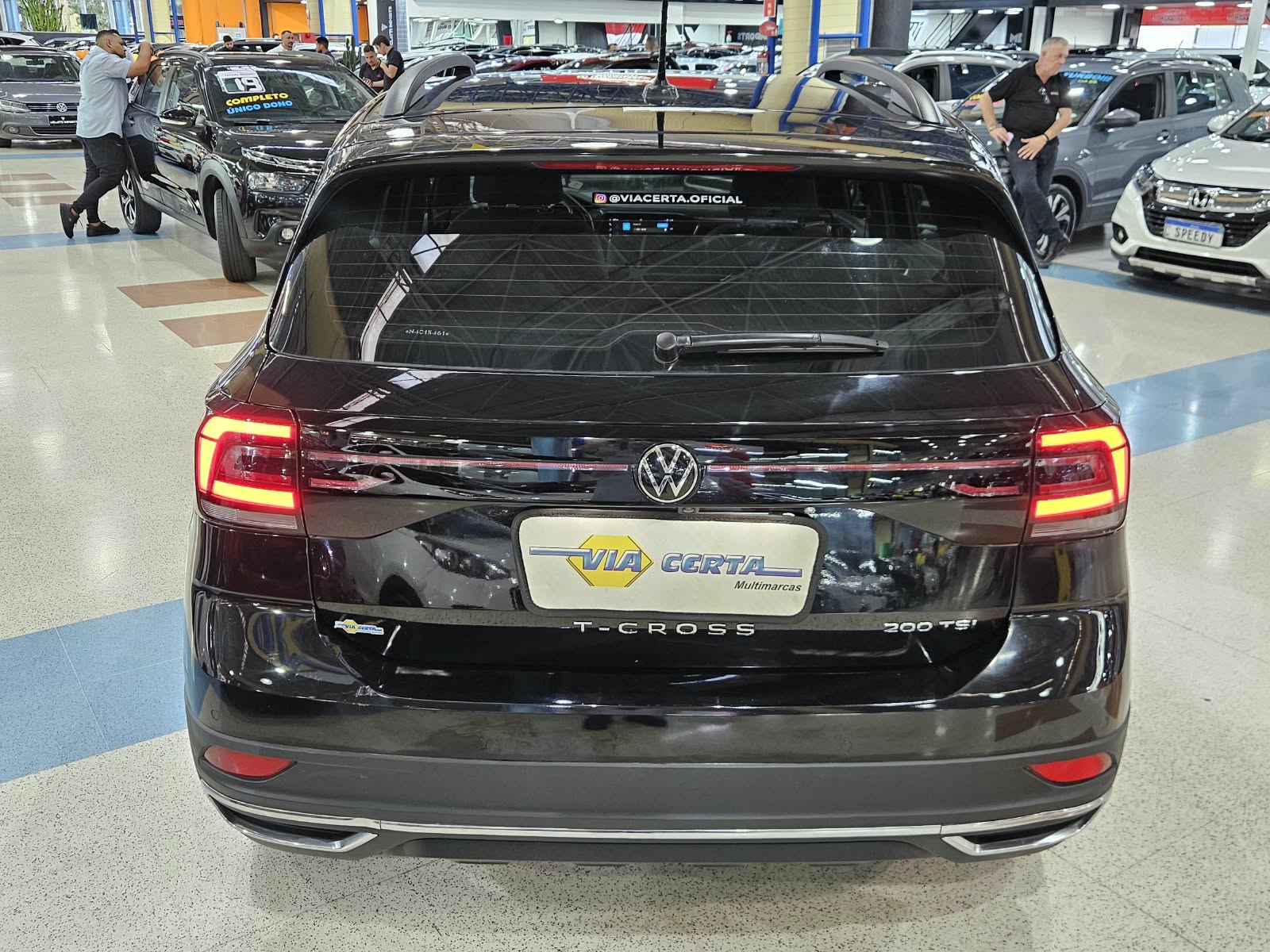 VOLKSWAGEN T-CROSS