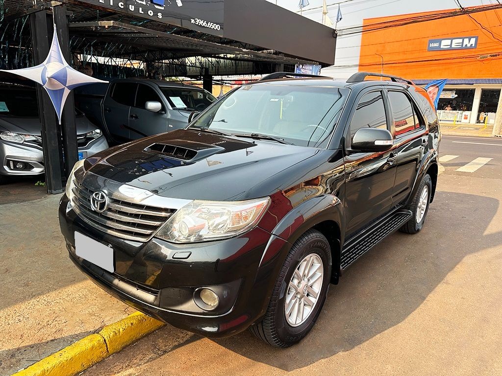 TOYOTA HILUX SW4