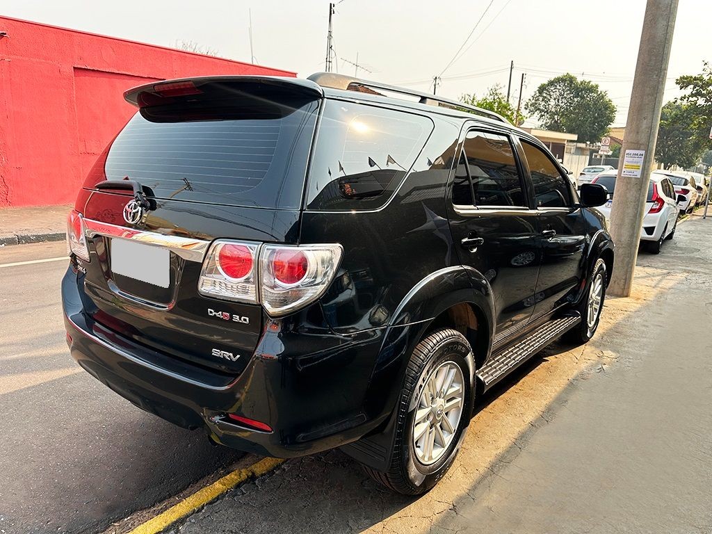 TOYOTA HILUX SW4