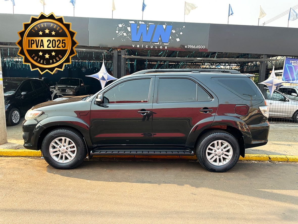TOYOTA HILUX SW4